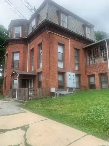 $2,000 | 14 Turner Street, Unit 1, Windham, CT 06226