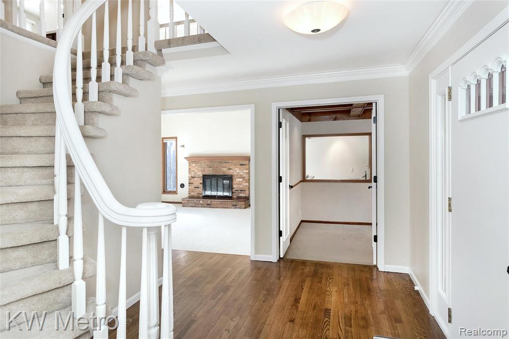 42309 Waterfall Road Northville, MI 48168 - Photo 3 of 58