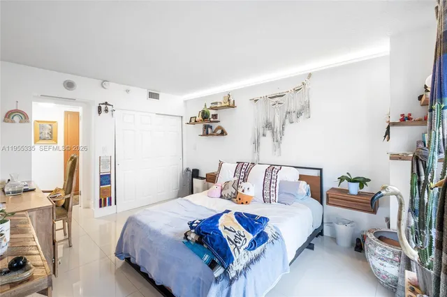 $435,000 | 1000 Quayside Terrace, Unit 1107, Miami, FL 33138