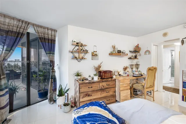 $435,000 | 1000 Quayside Terrace, Unit 1107, Miami, FL 33138