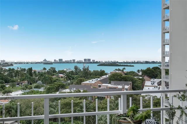 $435,000 | 1000 Quayside Terrace, Unit 1107, Miami, FL 33138