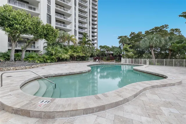 $435,000 | 1000 Quayside Terrace, Unit 1107, Miami, FL 33138
