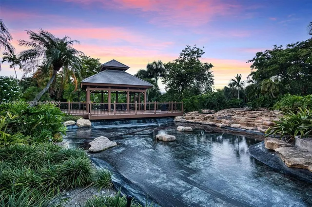 $435,000 | 1000 Quayside Terrace, Unit 1107, Miami, FL 33138