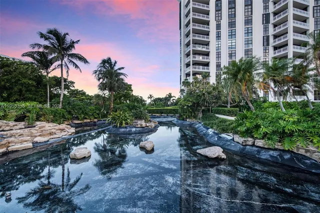 $435,000 | 1000 Quayside Terrace, Unit 1107, Miami, FL 33138