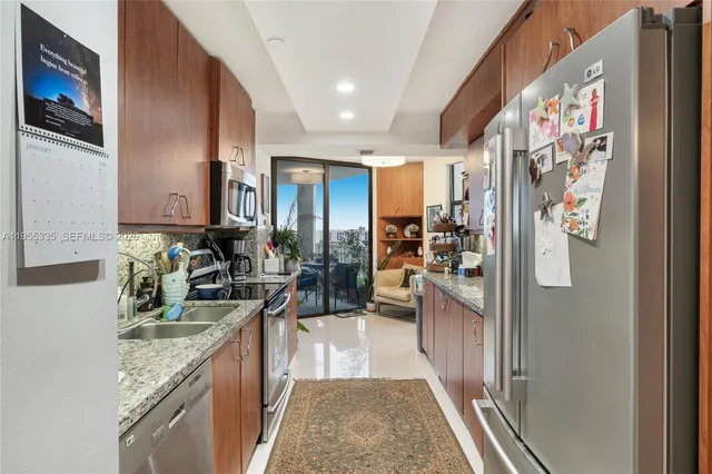 $435,000 | 1000 Quayside Terrace, Unit 1107, Miami, FL 33138