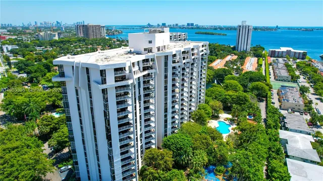 $435,000 | 1000 Quayside Terrace, Unit 1107, Miami, FL 33138