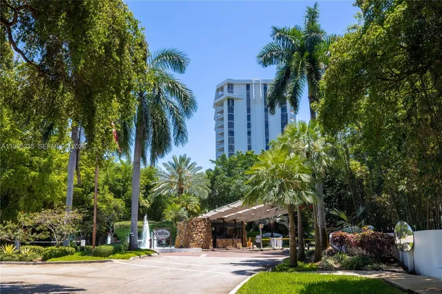 $435,000 | 1000 Quayside Terrace, Unit 1107, Miami, FL 33138