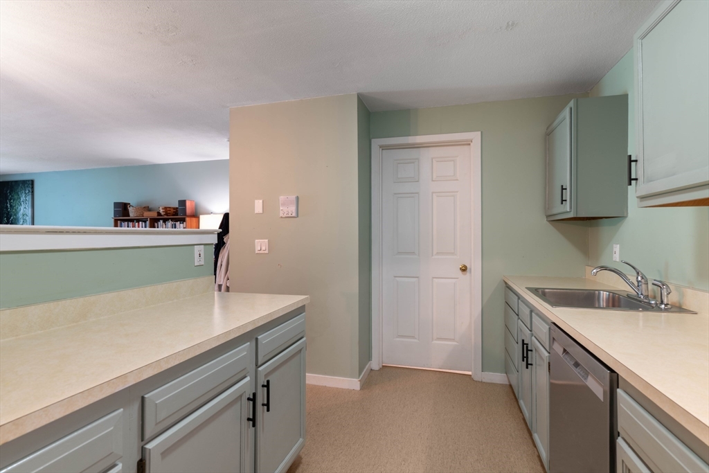 46 Evergreen Road, Unit 207 Northampton, MA 01053 - Photo 8 of 21