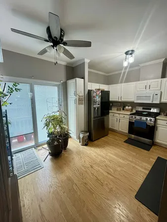 $3,300 | 9337 Harrison Street, Des Plaines, IL 60016