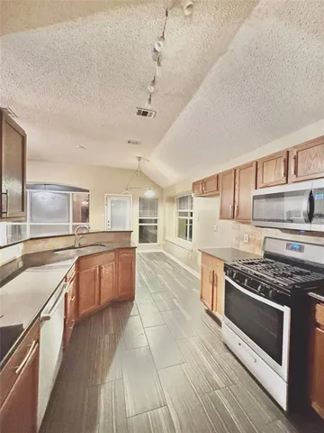 $2,100 | 4005 Ridge Rock Drive, Plano, TX 75074