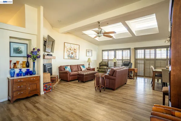 $3,950,000 | 2017 Walnut Boulevard, Brentwood, CA 94513