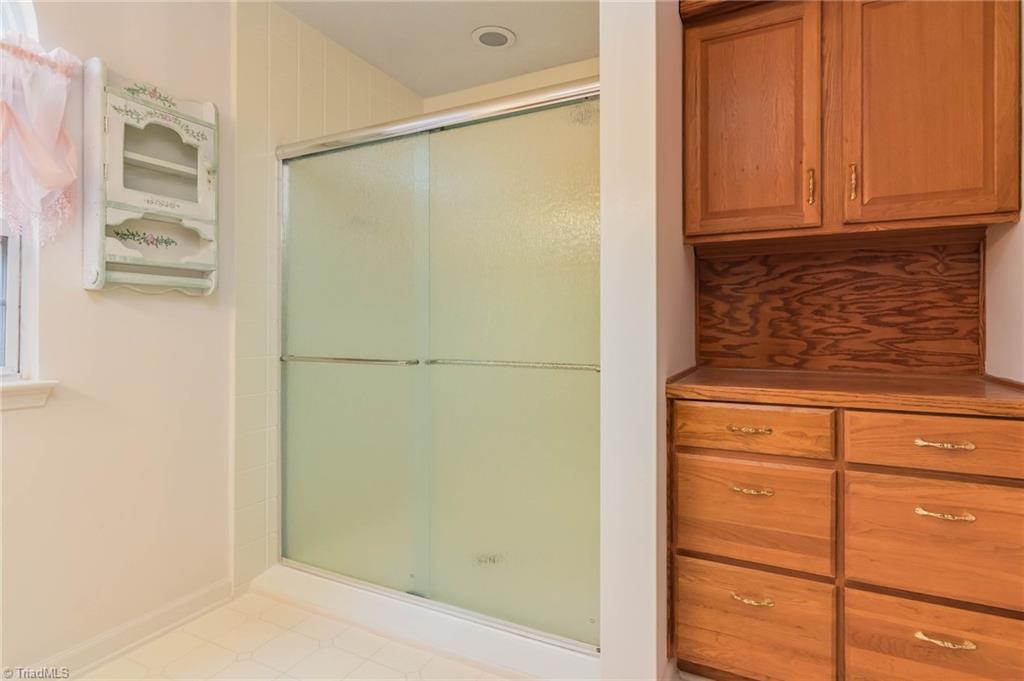 3976 Sorrell Court High Point, NC 27265 - Photo 17 of 24 Gallery Image 17