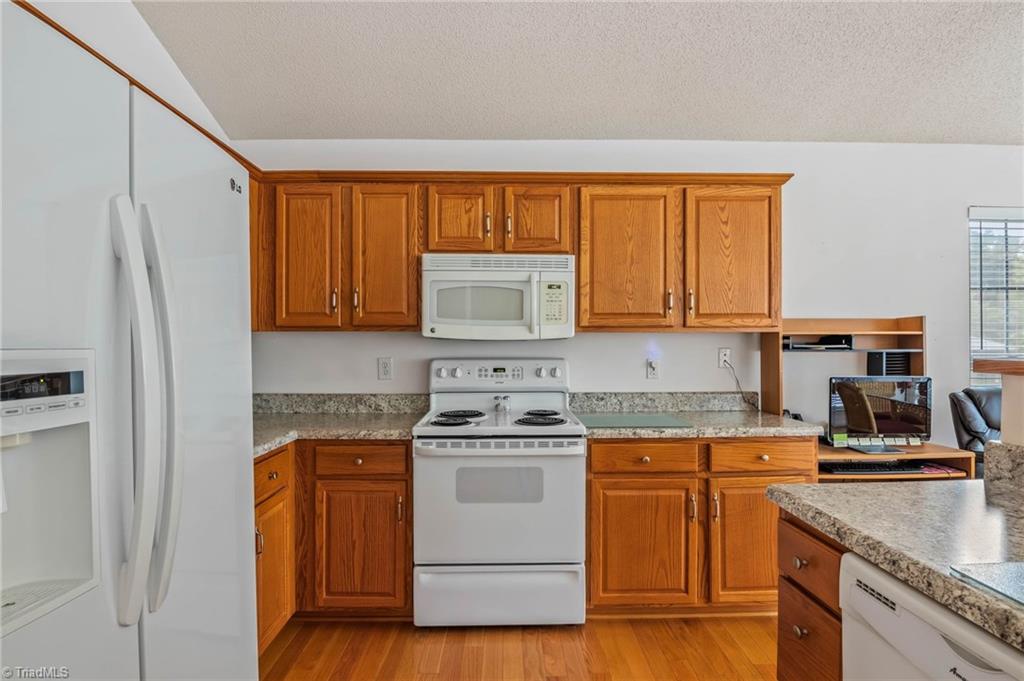 3976 Sorrell Court High Point, NC 27265 - Photo 7 of 24 Gallery Image 7