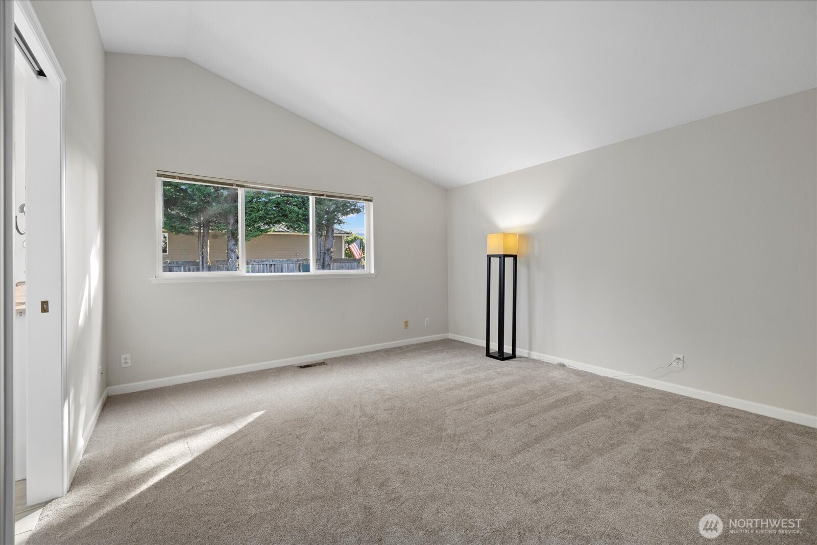 4906 Northeast 19th Court Renton, WA 98059 - Photo 23 of 40 Gallery Image 23