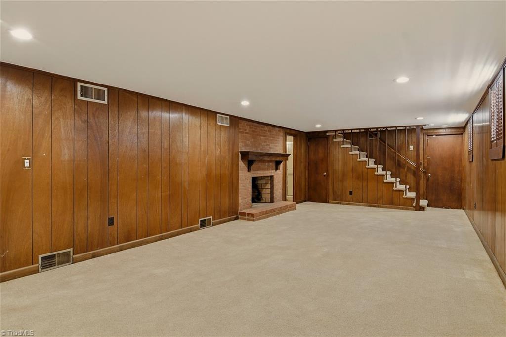 4325 Witherow Road Winston-Salem, NC 27106 - Photo 28 of 38 Access to garage/laundry area