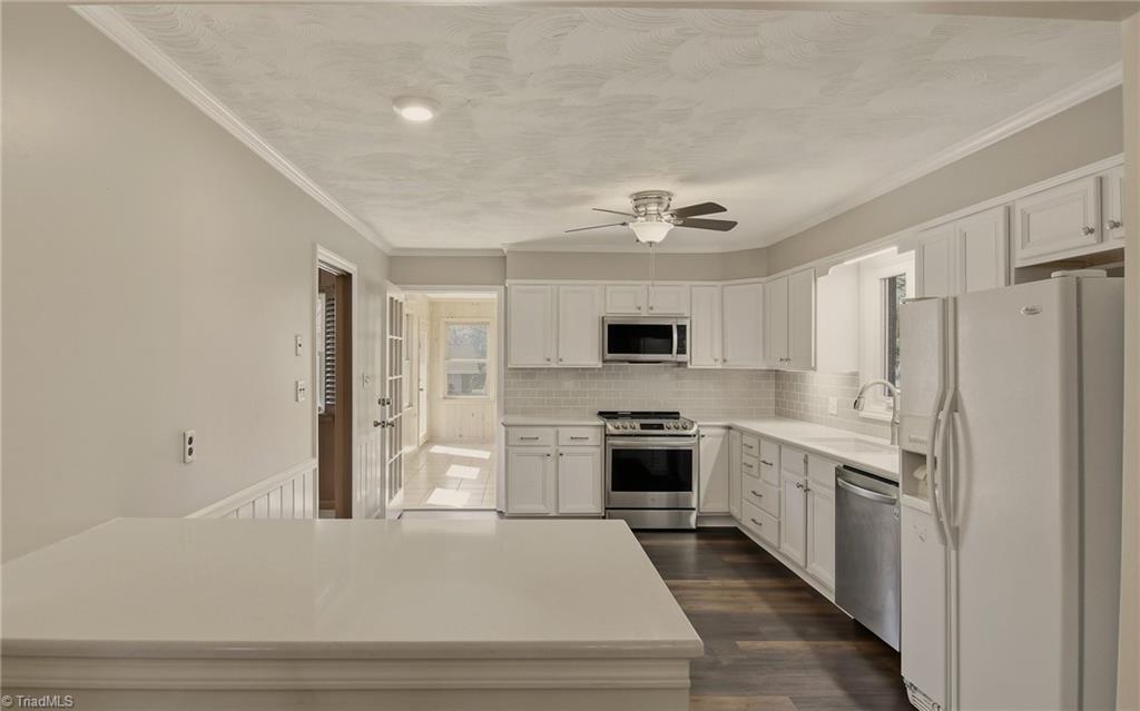 4325 Witherow Road Winston-Salem, NC 27106 - Photo 10 of 38 Stainless steel oven & dishwasher