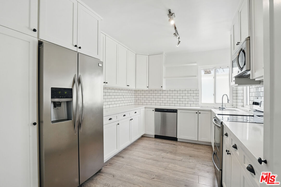930 3rd Street, Unit 303 Santa Monica, CA 90403 - Photo 2 of 39
