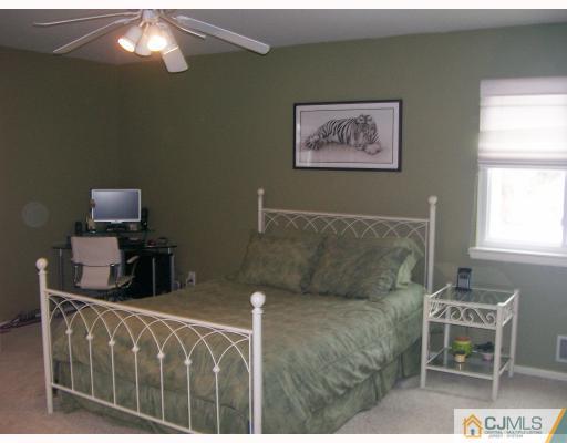 8 Drake Road Hillsborough, NJ 08844 - Photo 7 of 10 Gallery Image 7