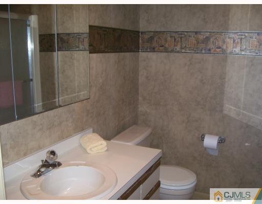 8 Drake Road Hillsborough, NJ 08844 - Photo 8 of 10 Gallery Image 8
