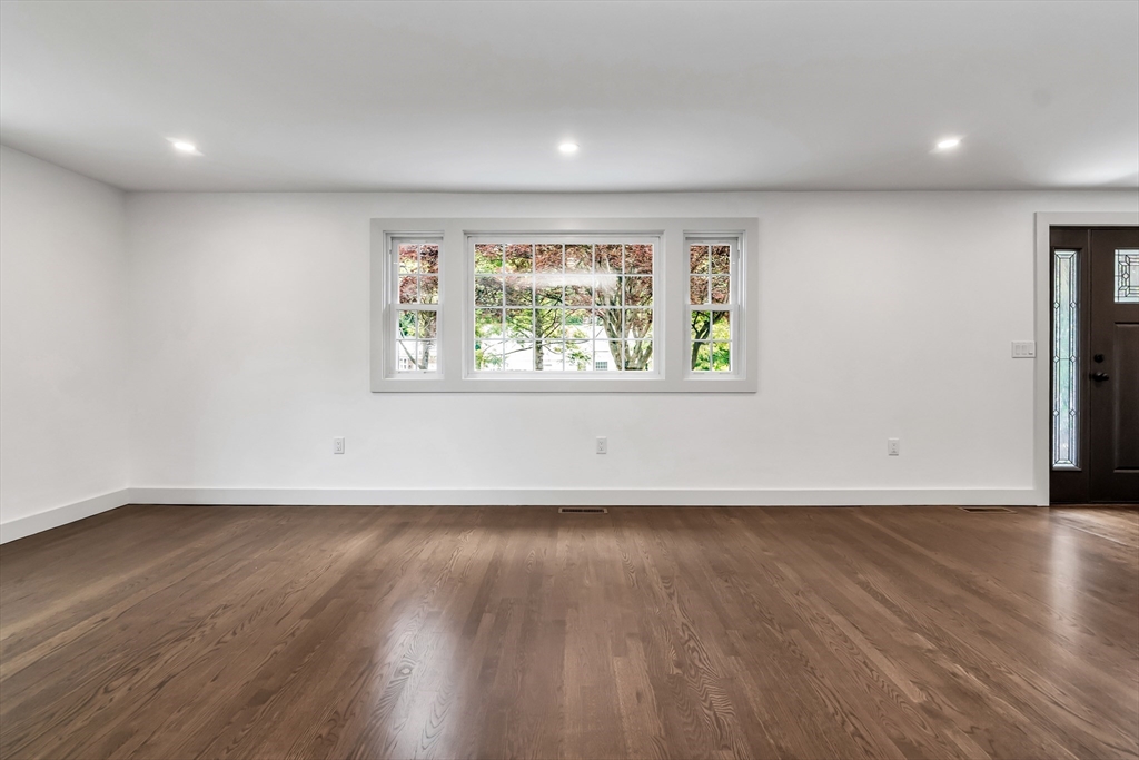 53 Walnut Street Saugus, MA 01906 - Photo 4 of 39