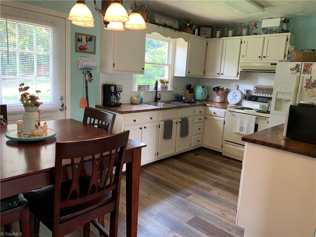 152 Oak Ridge Court Mount Airy, NC 27030 - Photo 11 of 28 Gallery Image 11