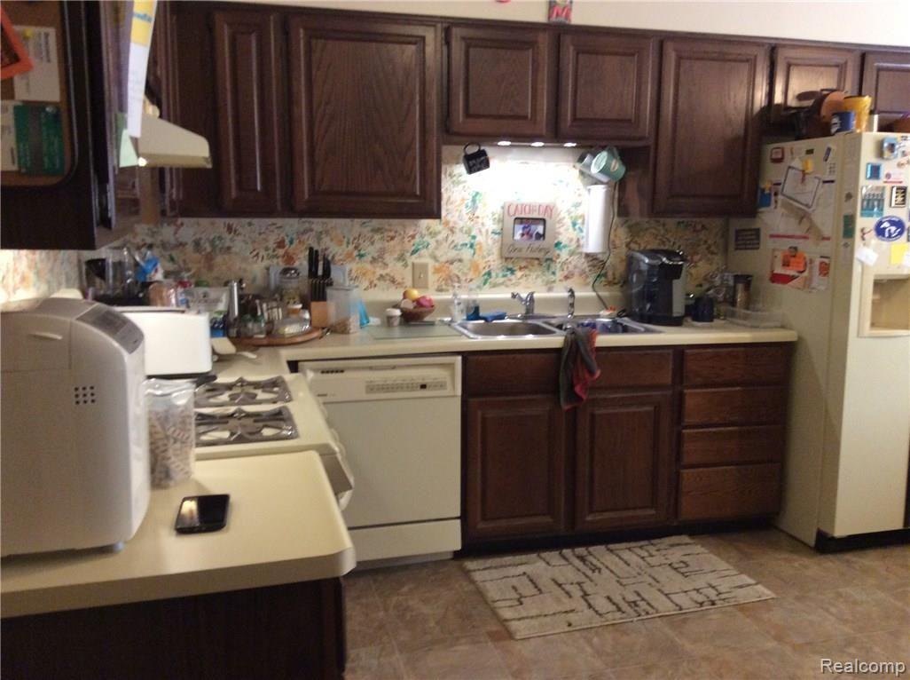 14188 Farm Road Belleville, MI 48111 - Photo 7 of 15 2018-04-08 16.36