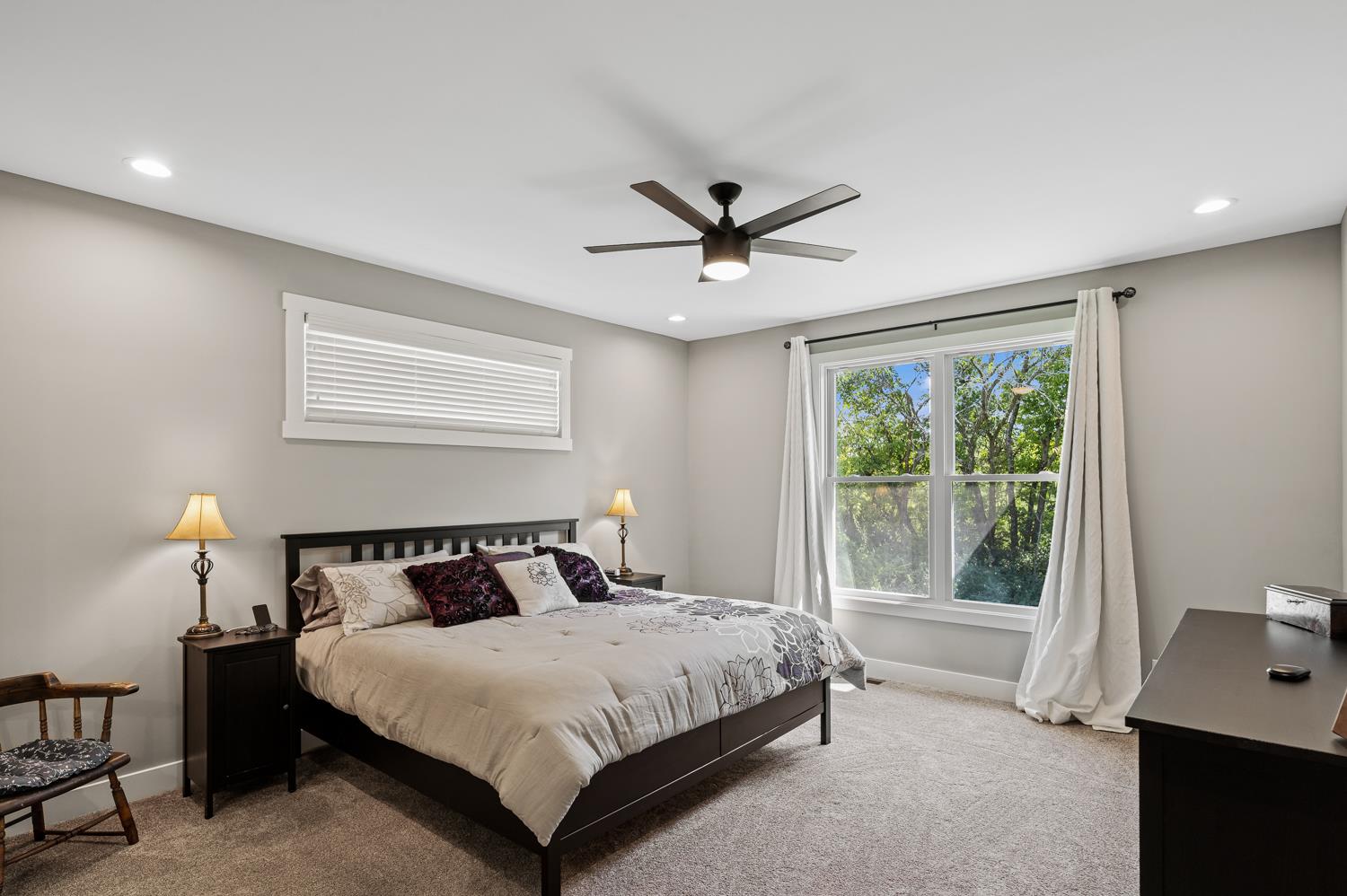 795 Madison Ridge Road Lawrenceburg, IN 47025 - Photo 26 of 72 Luxury master with transom window.