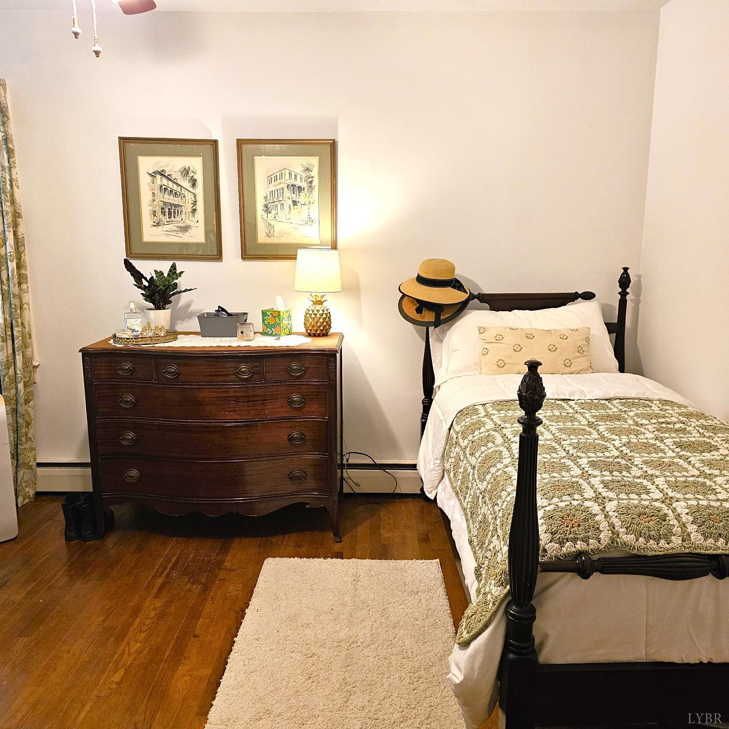 20 Peaks Road Prospect, VA 23960 - Photo 11 of 19 a bedroom with a bed and window