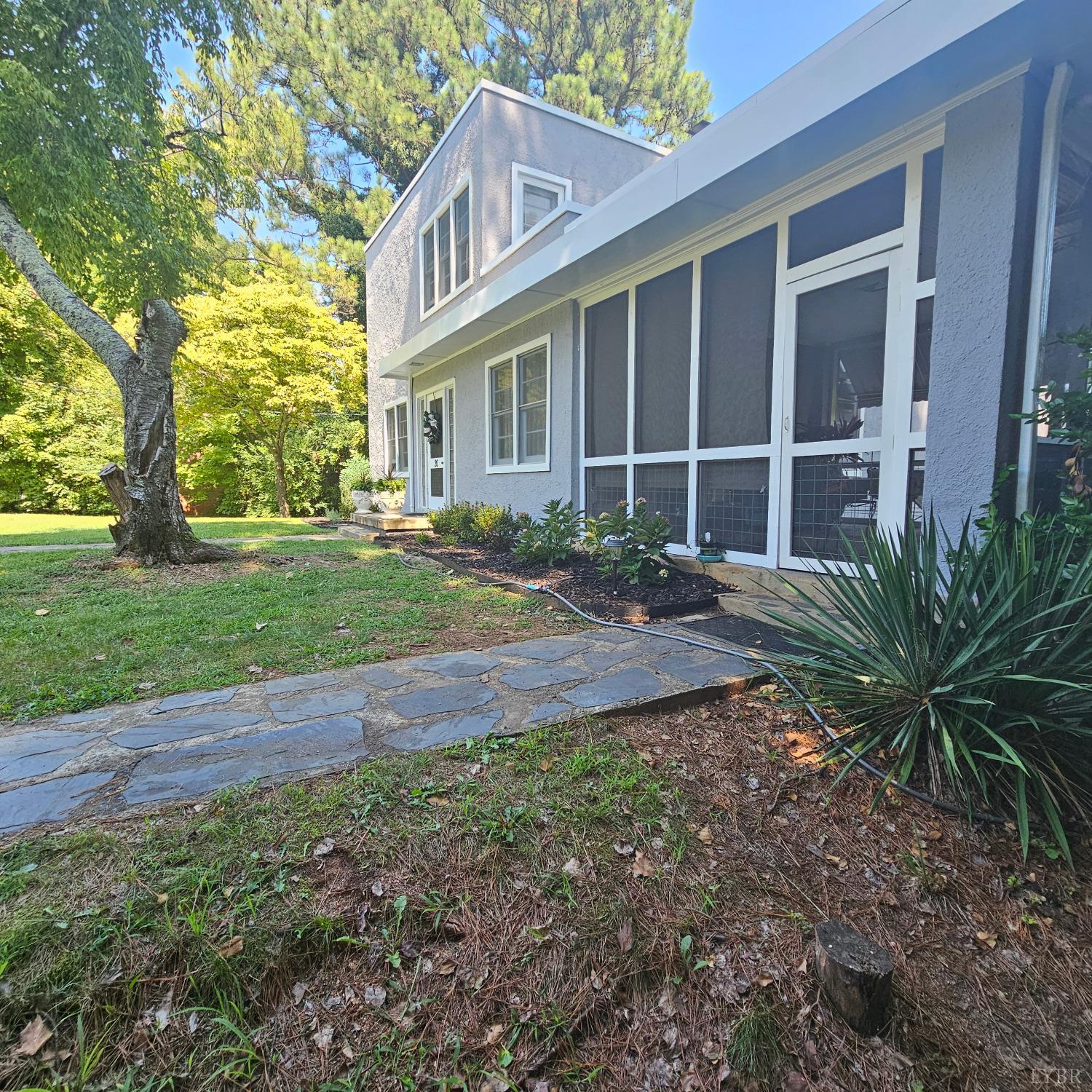 20 Peaks Road Prospect, VA 23960 - Photo 14 of 19 a front view of a house with garden