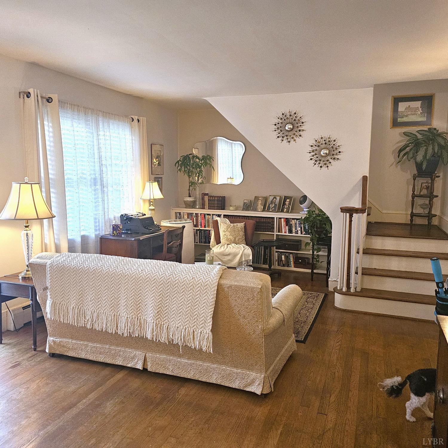 20 Peaks Road Prospect, VA 23960 - Photo 7 of 19 a bed room with bed and window