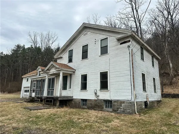 $79,900 | 355 South Genesee Street, Montour, NY 14865