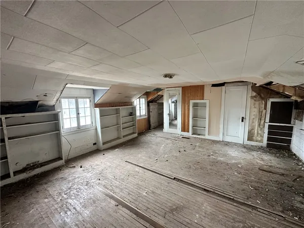 $79,900 | 355 South Genesee Street, Montour, NY 14865