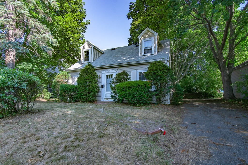25 Topsfield Road Ipswich, MA 01938 - Photo 2 of 28 Gallery Image 2