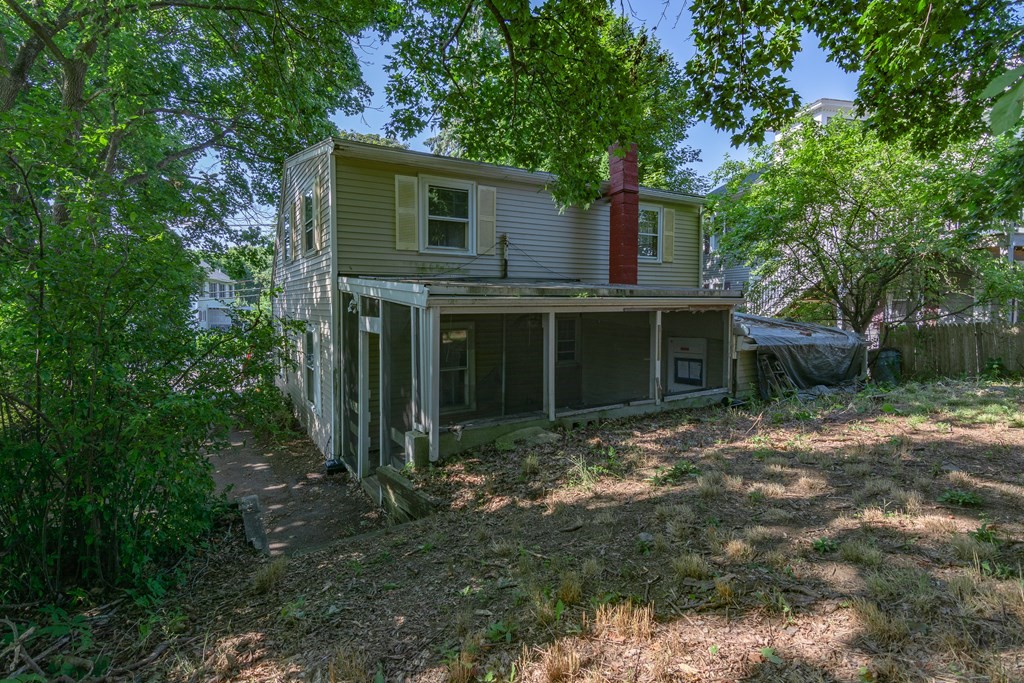 25 Topsfield Road Ipswich, MA 01938 - Photo 3 of 28 Gallery Image 3