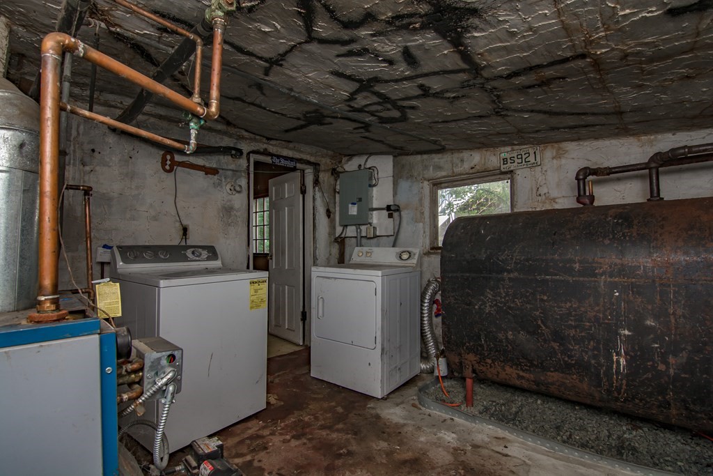 25 Topsfield Road Ipswich, MA 01938 - Photo 5 of 28 Gallery Image 5