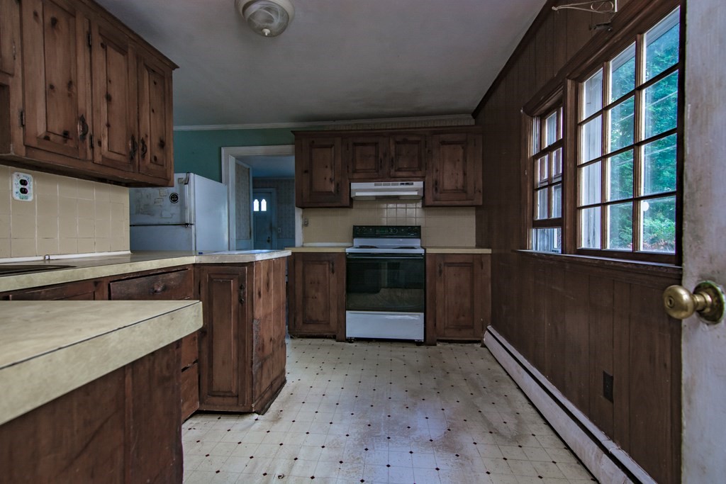 25 Topsfield Road Ipswich, MA 01938 - Photo 6 of 28 Gallery Image 6