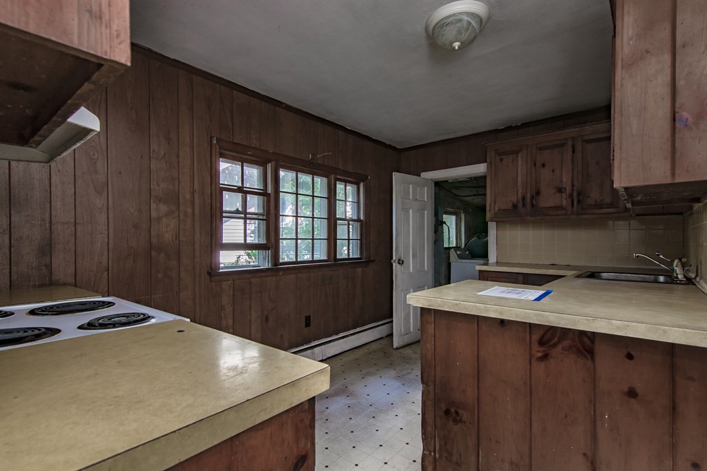 25 Topsfield Road Ipswich, MA 01938 - Photo 8 of 28 Gallery Image 8