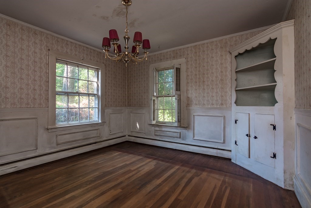 25 Topsfield Road Ipswich, MA 01938 - Photo 10 of 28 Gallery Image 10