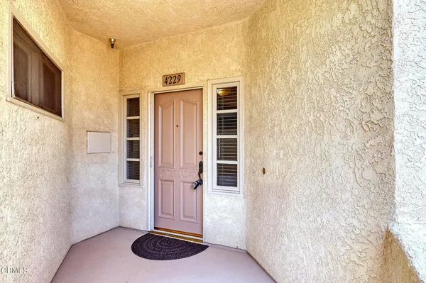 $999,999 | 4229 Harbour Island Lane, Oxnard, CA 93035