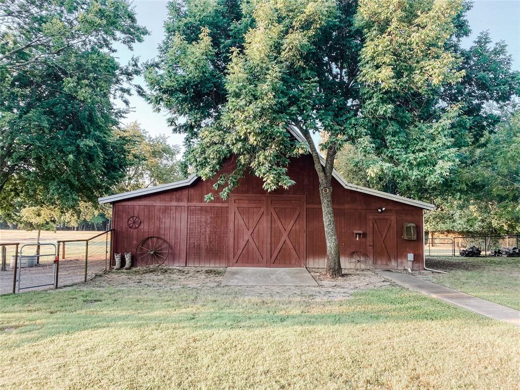 581 Country Club Road Fairview, TX 75069 - Photo 39 of 39 a view of a backyard