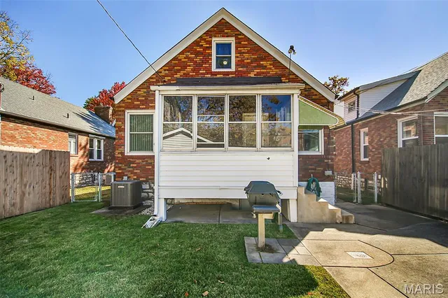 $249,999 | 6147 Adkins Avenue, St. Louis, MO 63116