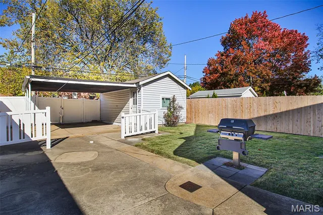 $249,999 | 6147 Adkins Avenue, St. Louis, MO 63116