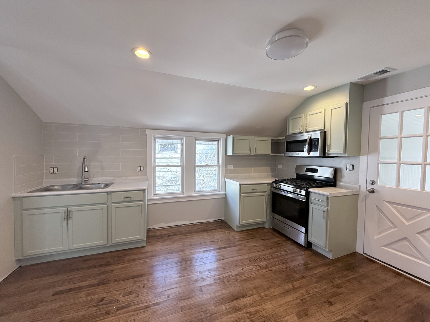 315 West 111th Street, Unit 2 Chicago, IL 60628 - Photo 8 of 19
