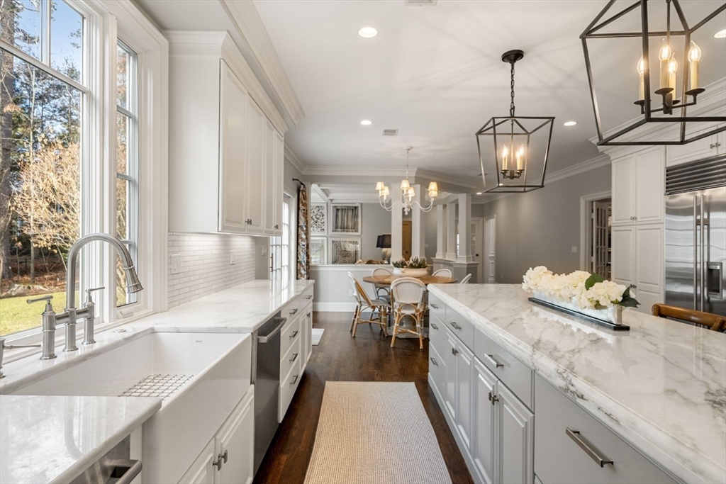 81 Montvale Road Weston, MA 02493 - Photo 11 of 42