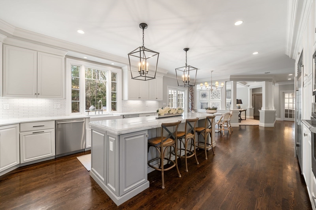 81 Montvale Road Weston, MA 02493 - Photo 12 of 42