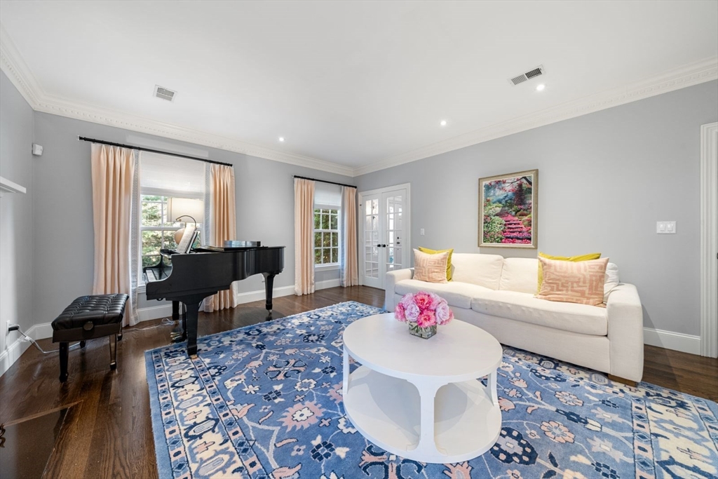 81 Montvale Road Weston, MA 02493 - Photo 3 of 42