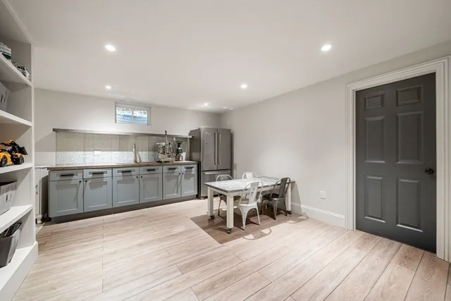 $4,300,000 | 81 Montvale Road, Weston, MA 02493