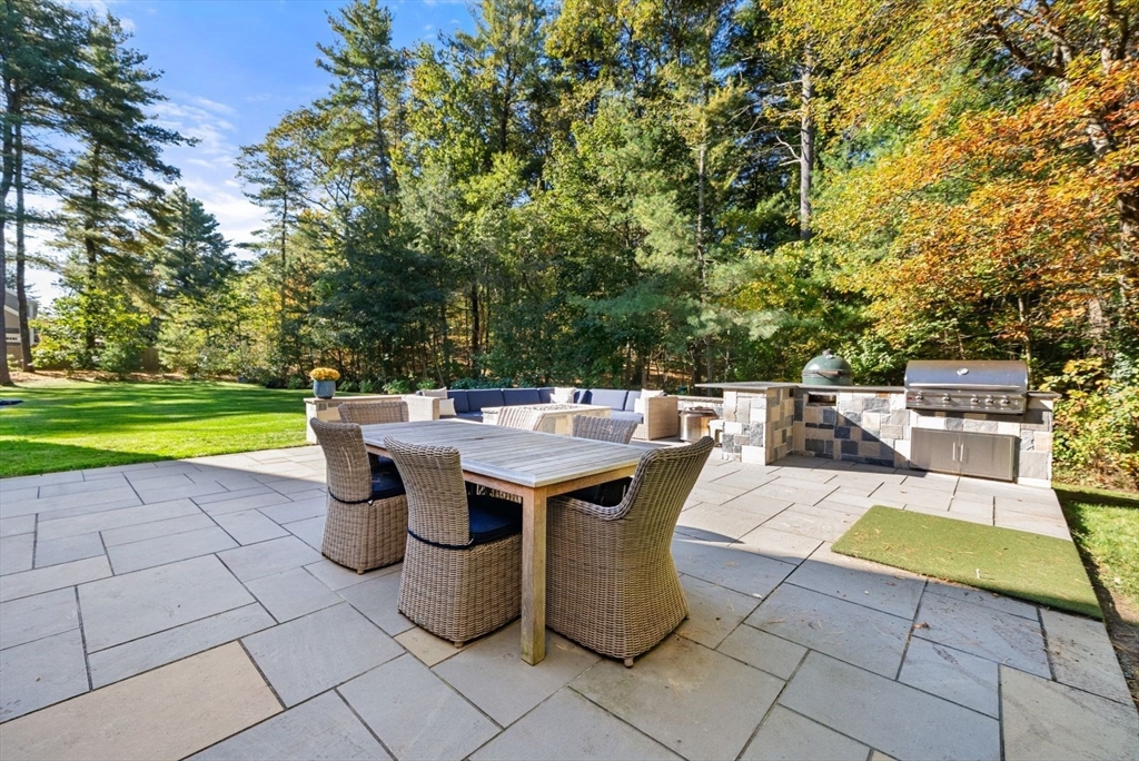 81 Montvale Road Weston, MA 02493 - Photo 39 of 42