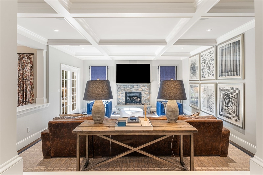 81 Montvale Road Weston, MA 02493 - Photo 6 of 42