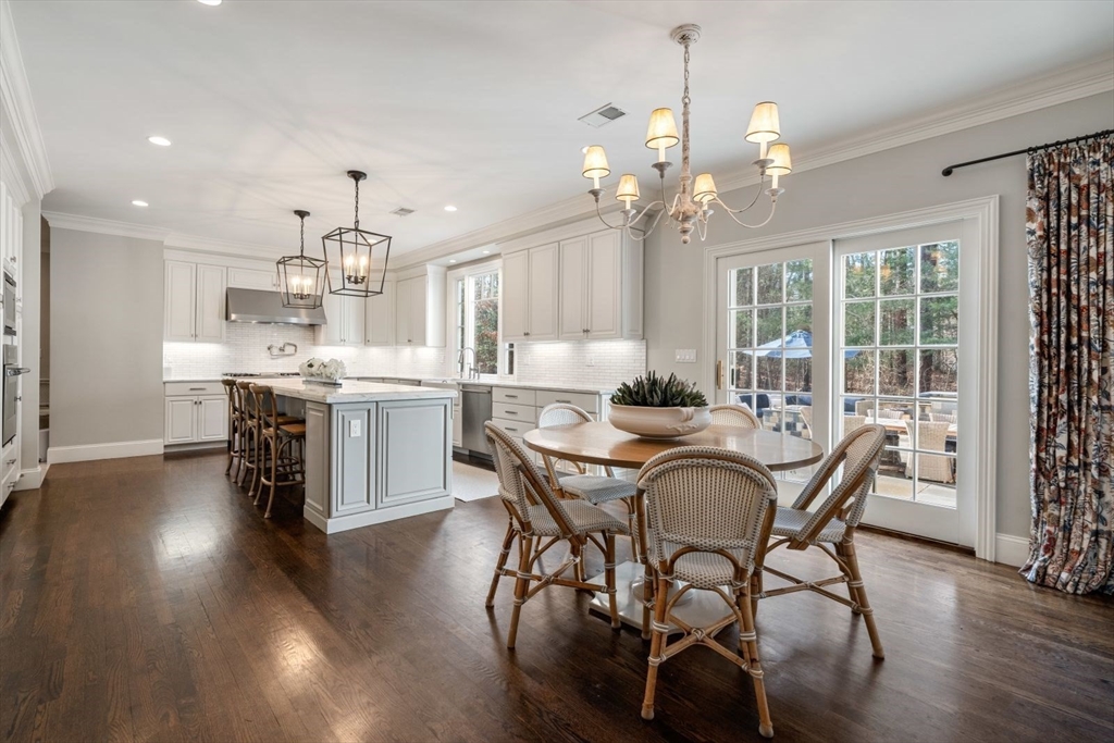 81 Montvale Road Weston, MA 02493 - Photo 8 of 42